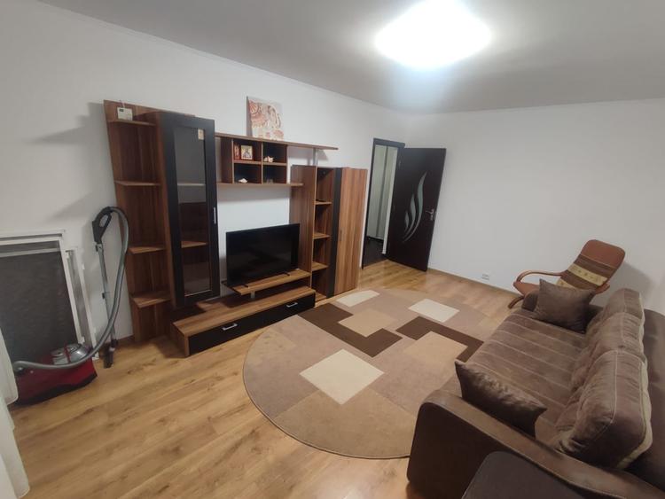 Apartament cu 2 camere decomandat, mobilat în Nicolina