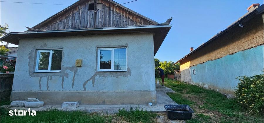 Casă cu 4 camere cu Teren 2600 Mp în Udești