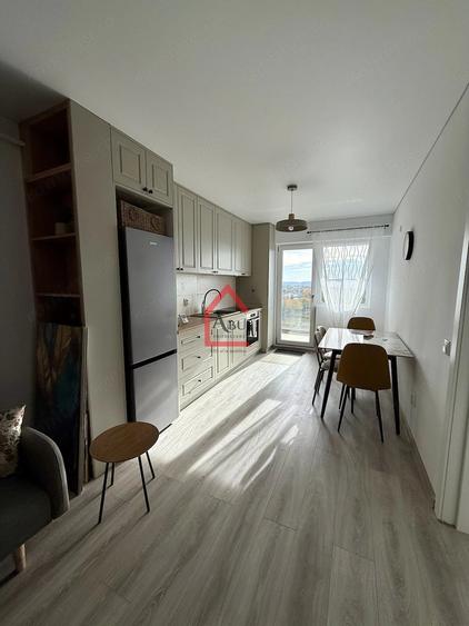 Apartament cu 2 camere semidecomandat în Filiași