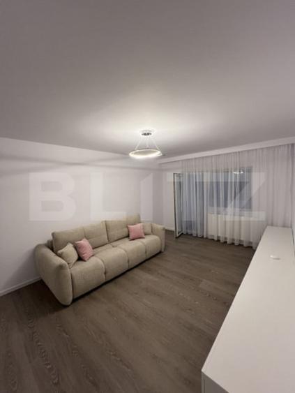 Apartament 3 camere, decomandat, parcare, zona UMF - 6