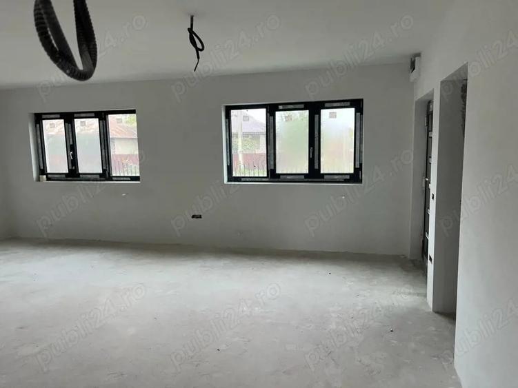 Casă cu 5 camere cu Teren 1000 Mp în Berteștii de Jos
