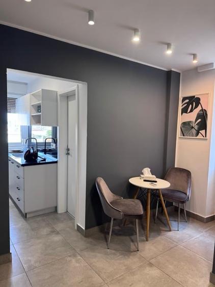 Apartament cu 2 camere decomandat în Universitate
