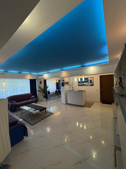 Apartament cu 3 camere decomandat în Unirii