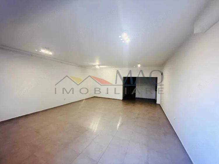 Apartament cu 4 camere decomandat în Libertății