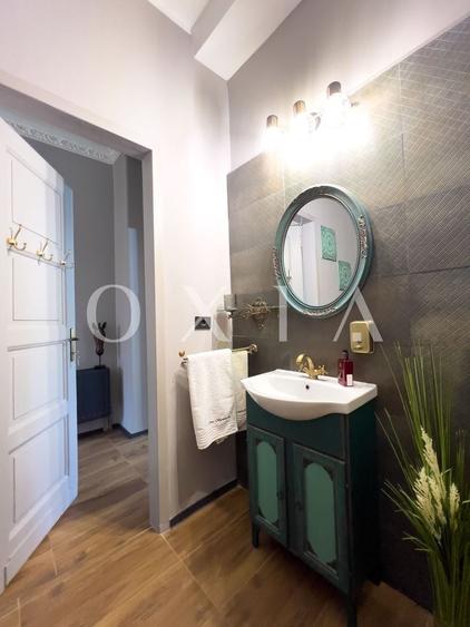 Apartament cu 2 camere semidecomandat, mobilat în Central