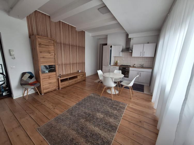 Apartament cu 2 camere semidecomandat în Dumbrăvița