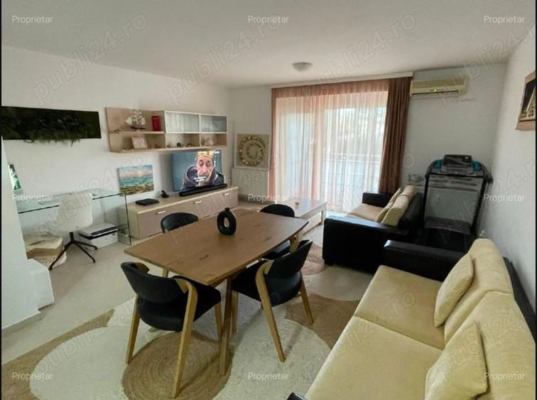 Apartament cu 3 camere decomandat în Neptun