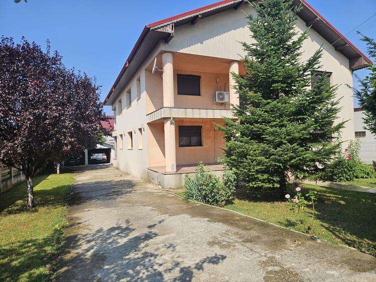 Casă cu 6 camere cu Teren 820 Mp în Berceni
