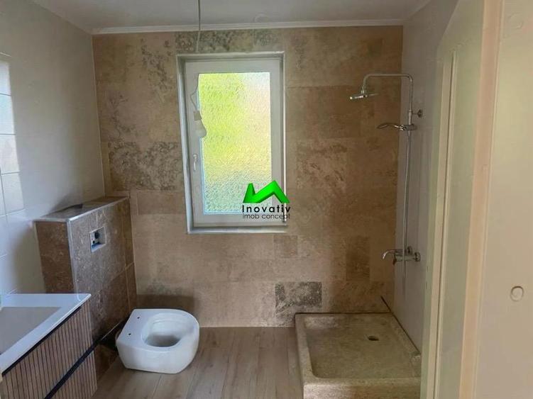 Casă cu 6 camere cu Teren 920 Mp în Slimnic
