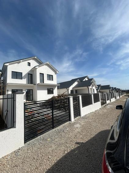 Casă cu 4 camere cu Teren 190 Mp în Năvodari