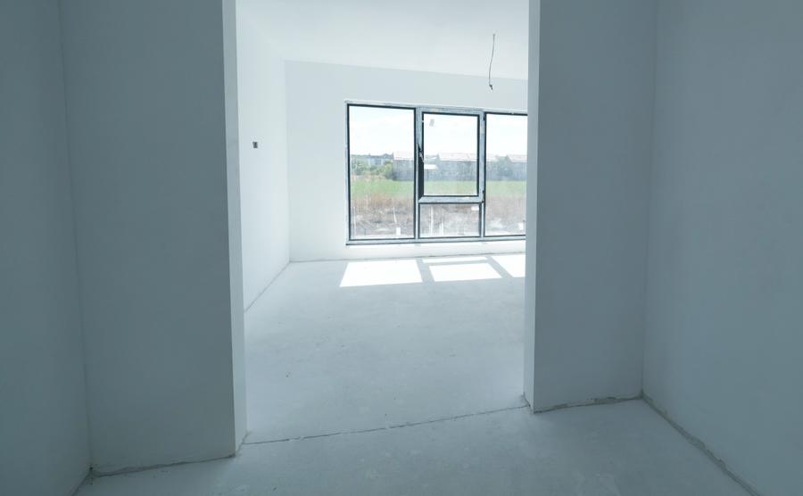 Casă individuală cu 6 camere cu Teren 700 Mp în Corbeanca