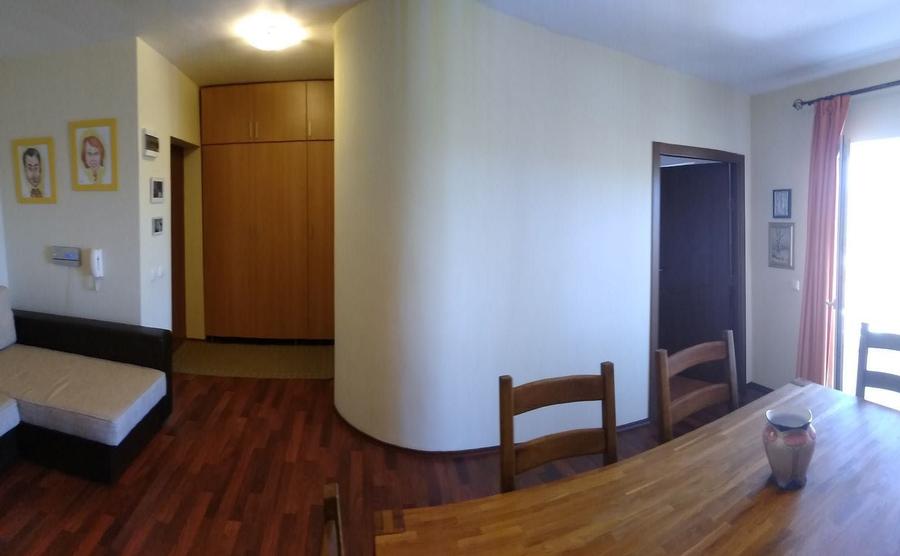 Apartament cu 2 camere semidecomandat în Florești