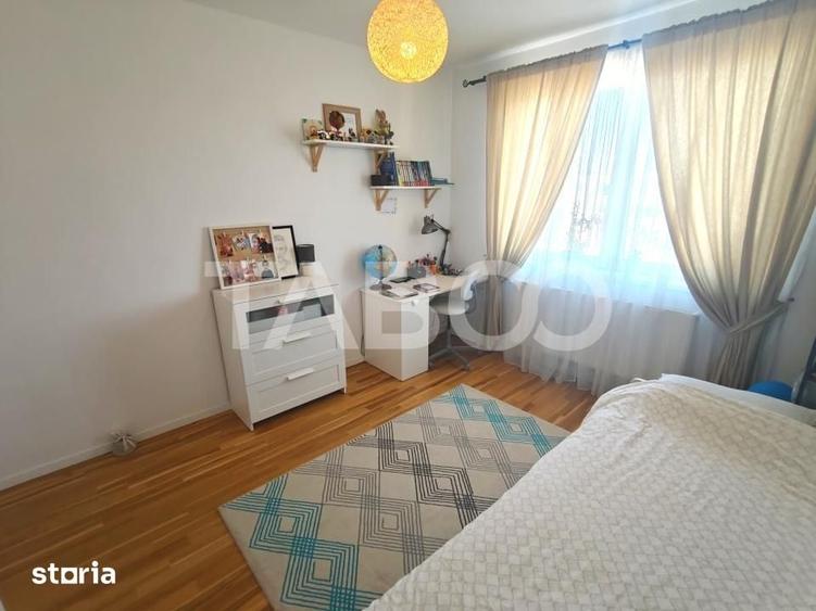 Apartament cu 3 camere decomandat în Est