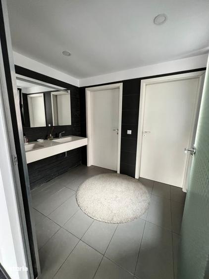 Spațiu comercial, de 300 mp, în Central