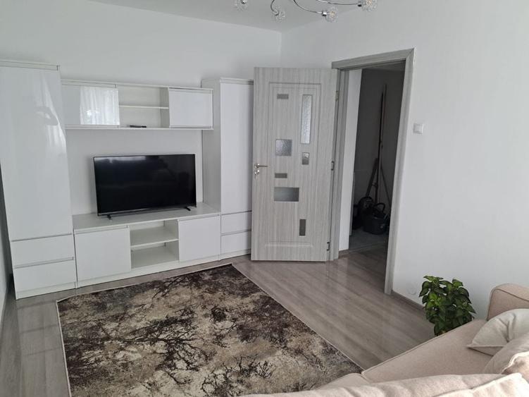 Apartament cu 2 camere decomandat în Exterior Vest