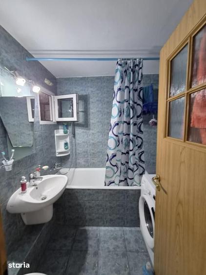 Apartament cu 3 camere decomandat în Dristor