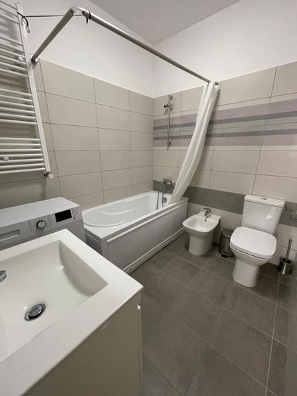 Apartament cu 2 camere semidecomandat în Complex Studențesc
