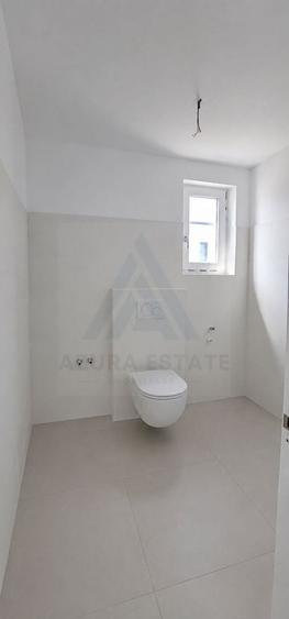 Duplex cu 3 camere cu Canalizare în Sud-Est