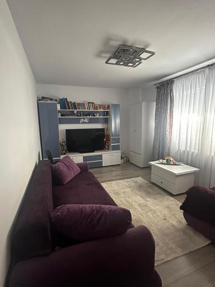 Apartament cu 2 camere decomandat, mobilat în Metalurgiei