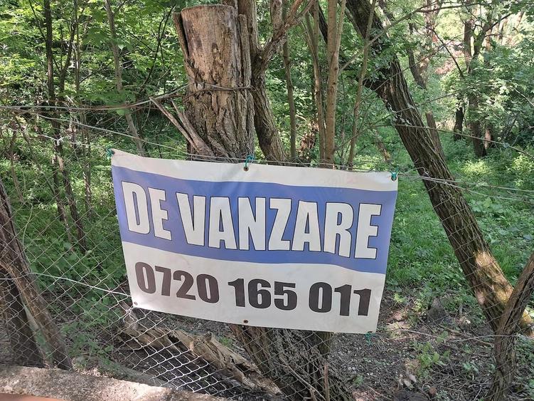 Teren de 917 mp, în Cornu