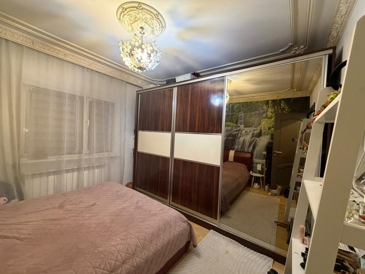 Apartament cu 3 camere decomandat, mobilat în Sebastian