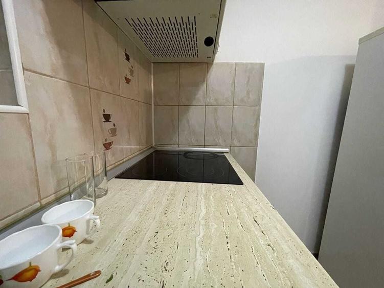 Garsonieră în Titan