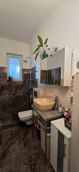 Casă individuală cu 3 camere cu Canalizare în Central