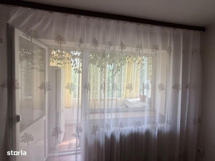 Apartament cu 3 camere semidecomandat, mobilat în Tătărași