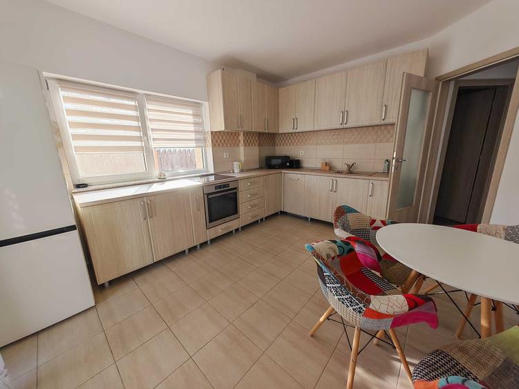 Casă cu 4 camere cu Teren 475 Mp în Central