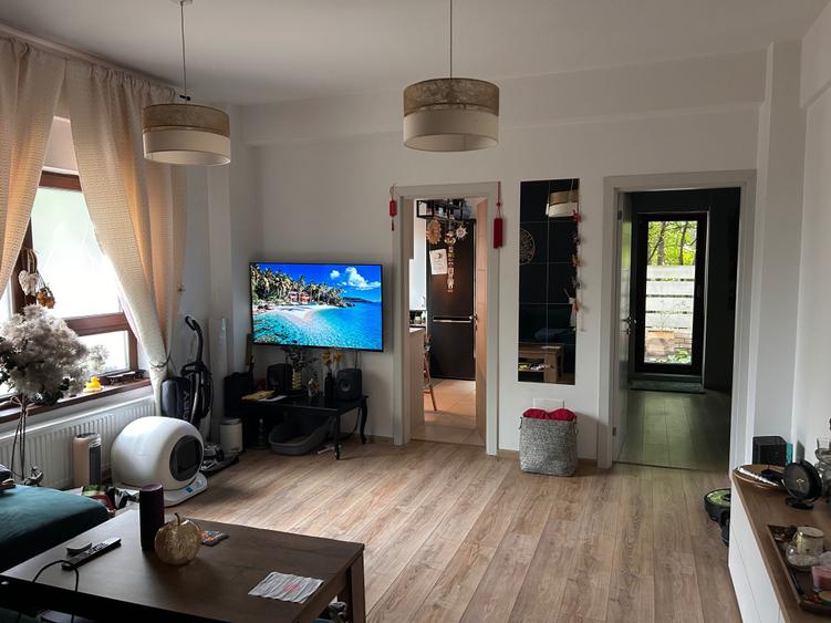 Apartament cu 2 camere decomandat în Valea Oltului