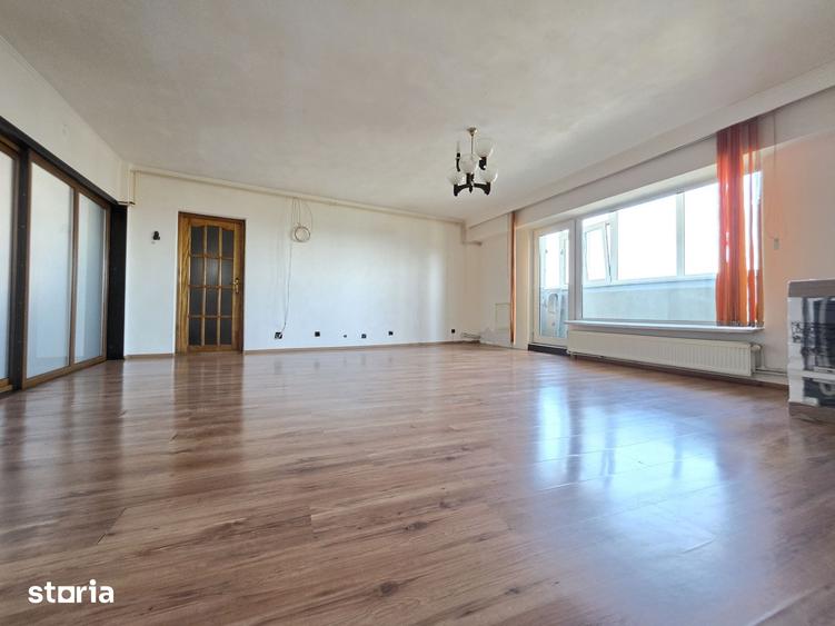 Apartament cu 4 camere în Militari