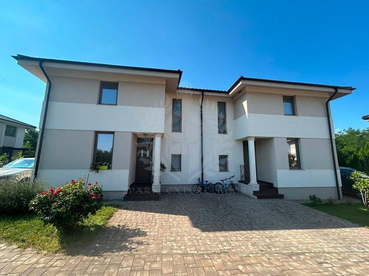 Duplex cu 4 camere cu Canalizare în Păulești