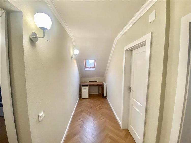 Casă cu 4 camere cu Teren 505 Mp în Sânmartin
