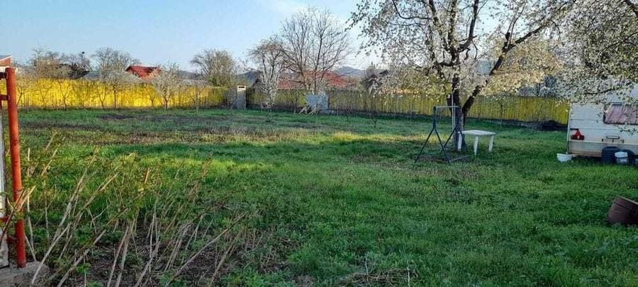 Teren de 1005 mp, în Dumbrava