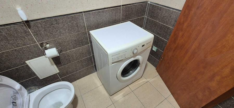 Garsonieră decomandată în Titan