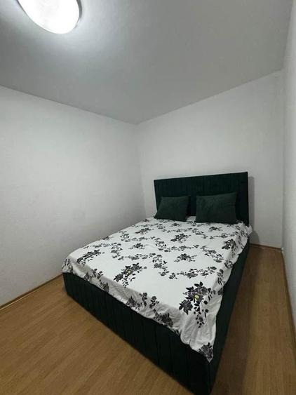 Apartament cu 3 camere semidecomandat, mobilat în Tomis Nord