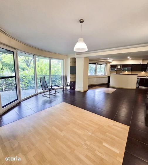 Apartament cu 4 camere decomandat în Floreasca
