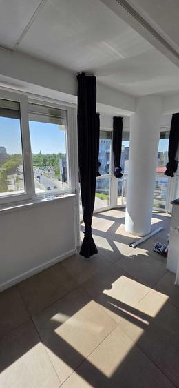 Apartament cu 4 camere decomandat în Central