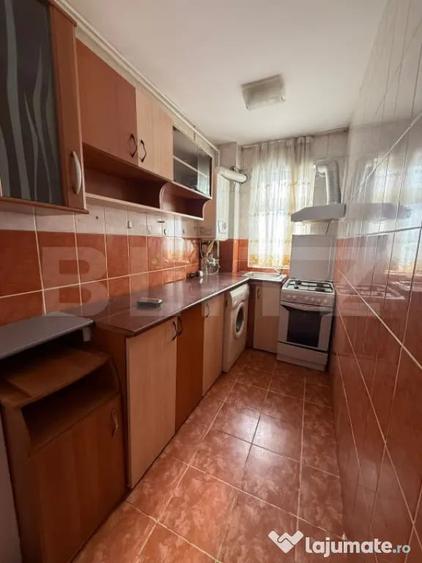Apartament cu 3 camere decomandat în 9 Mai