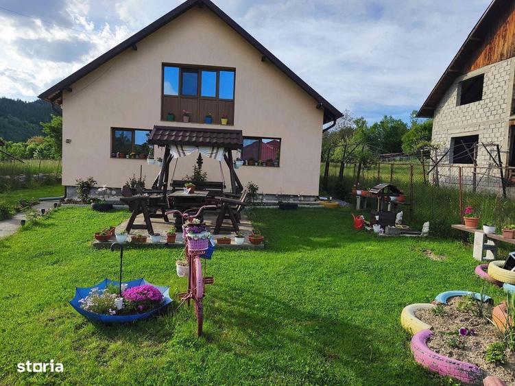 Casă cu 4 camere în Lerești