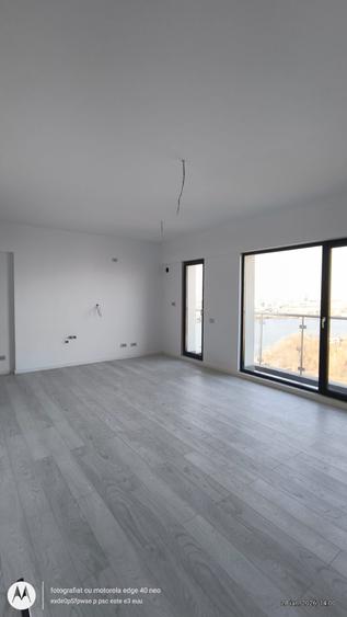 Apartament cu 5 camere decomandat în Fundeni
