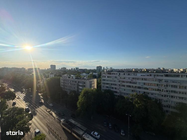 Apartament cu 4 camere decomandat în Ștefan cel Mare