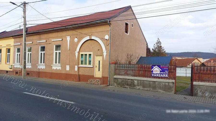 Casă cu 4 camere cu Teren 763 Mp în Central