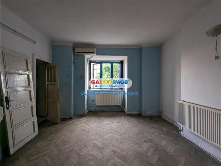 Casă cu 15 camere cu Teren 445 Mp în Unirii