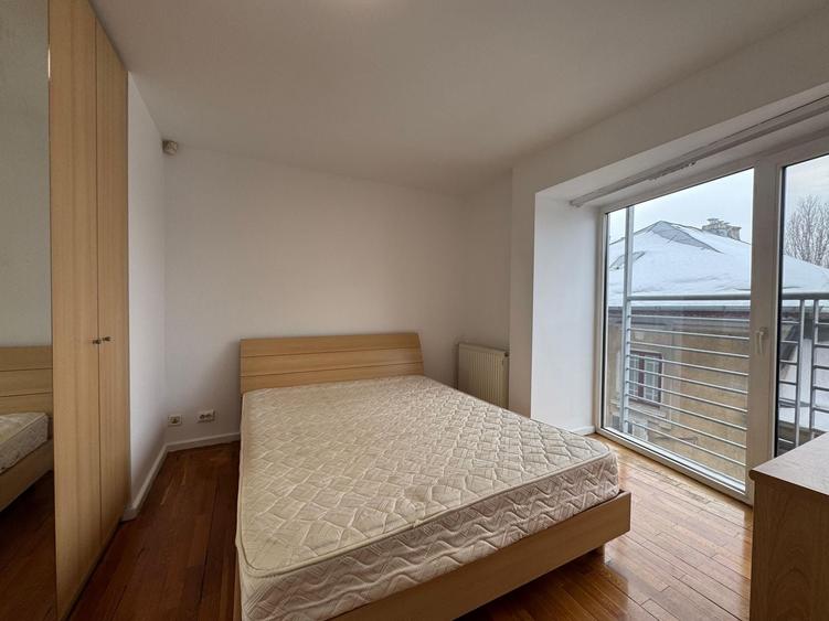 Apartament cu 3 camere decomandat în Aviatorilor