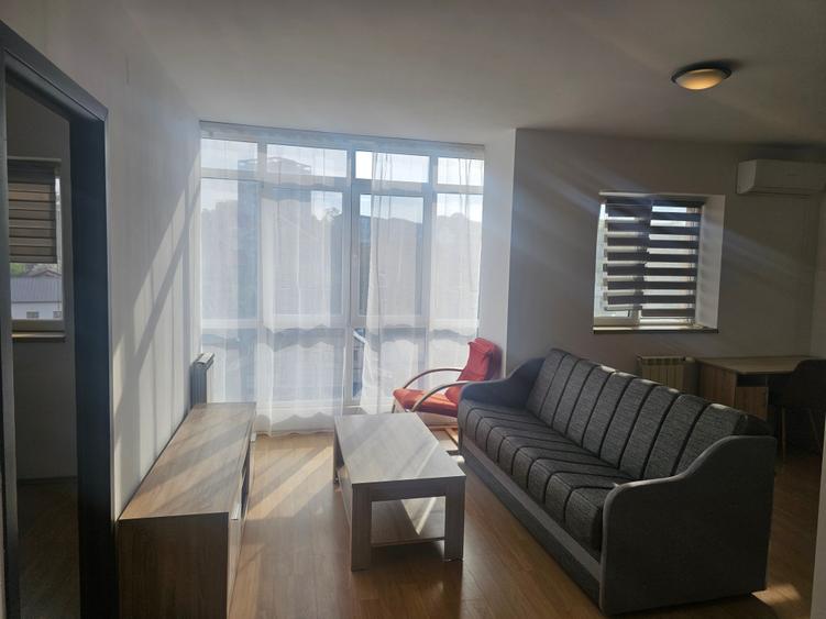 Apartament cu 2 camere semidecomandat în Tătărași
