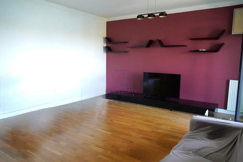 Apartament cu 3 camere în Tei