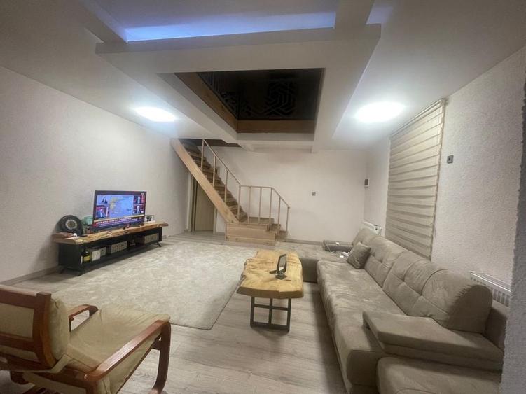 Casă cu 4 camere în Central