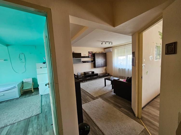 Apartament cu 3 camere decomandat, mobilat în Giarmata-Vii
