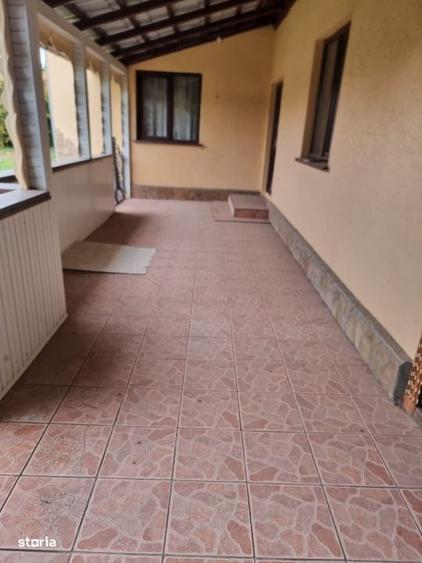 Casă cu 4 camere în Fetești